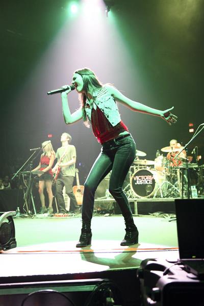 Victoria Justice video 2012 South Shore Music Circus 8/15/12 