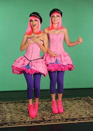 Victoria Justice set of 10 on Top 10/24/12 