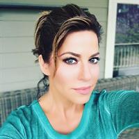 Robin Meade taking a selfie