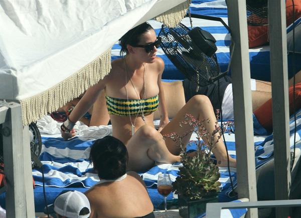 Katy Perry - In a bikini at a hotel pool in Miami July 27, 2012