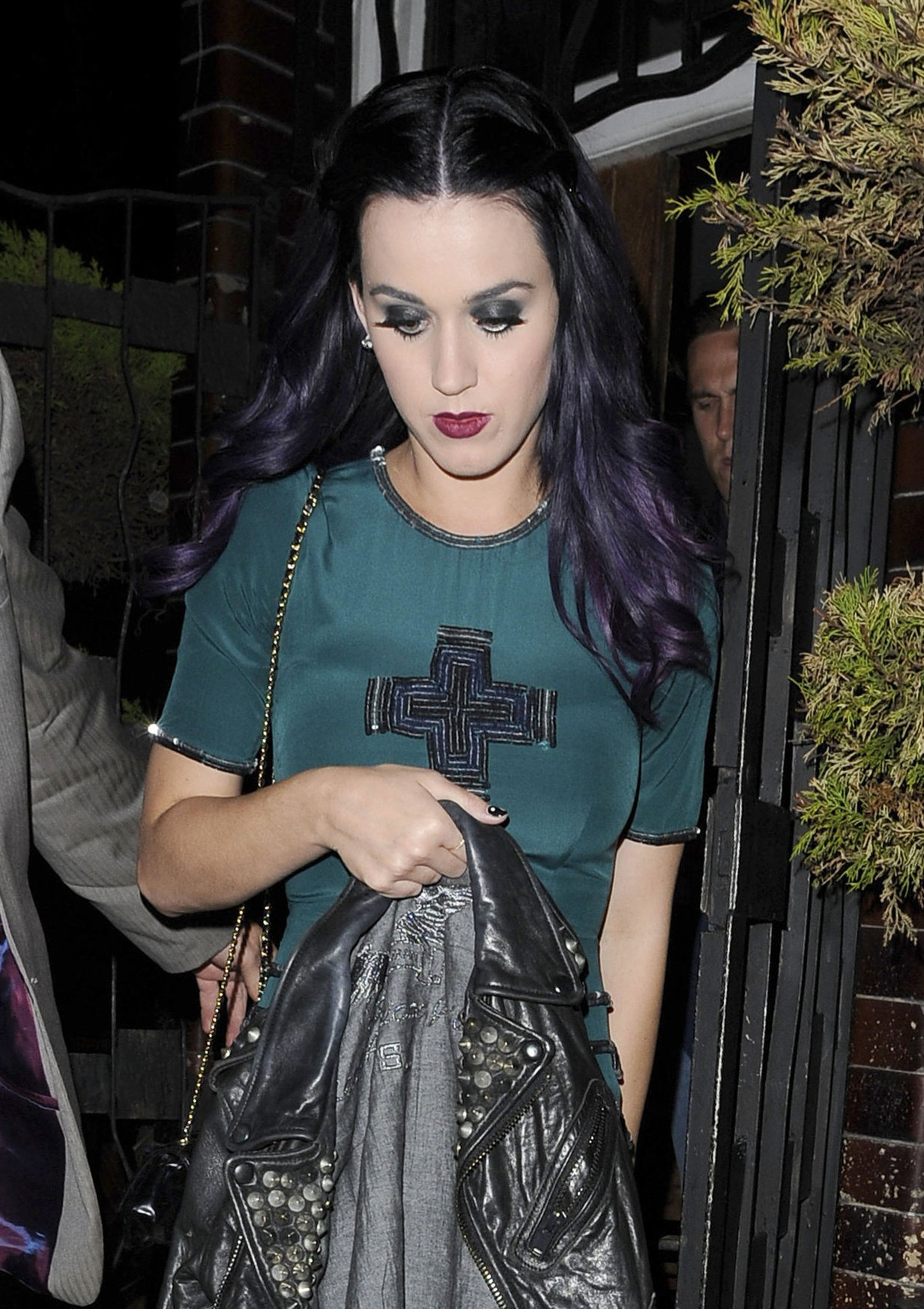 Katy Perry - Leaves The Dove pub in London. June 6, 2012