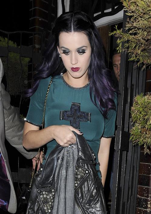 Katy Perry - Leaves The Dove pub in London. June 6, 2012
