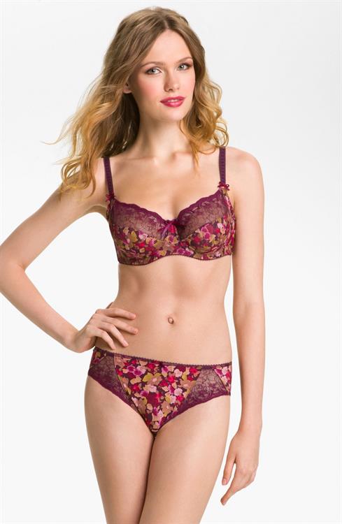 Lada Kravchenko in lingerie