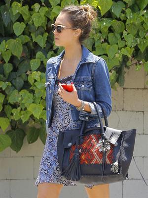 Jessica Alba heads to a private home in Santa Monica on May 31, 2013
