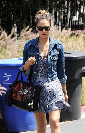 Jessica Alba heads to a private home in Santa Monica on May 31, 2013