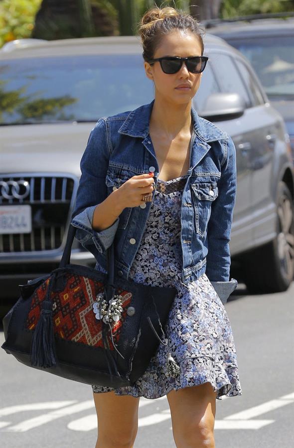 Jessica Alba heads to a private home in Santa Monica on May 31, 2013