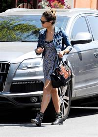 Jessica Alba heads to a private home in Santa Monica on May 31, 2013