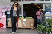 Jessica Alba - Running errands in Los Angeles (16.05.2013) 