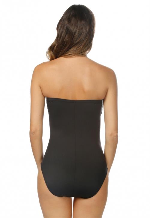 Talita Correa in a bikini - ass