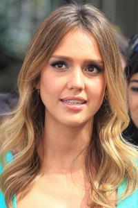 Jessica Alba -  On the set of Extra in New York September 12, 2012 