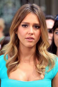 Jessica Alba -  On the set of Extra in New York September 12, 2012 