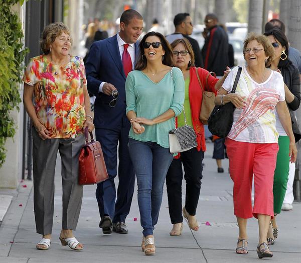 Eva Longoria Goes shoe shopping in Beverly Hills (May 23, 2013) 