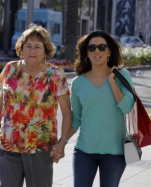 Eva Longoria Goes shoe shopping in Beverly Hills (May 23, 2013) 