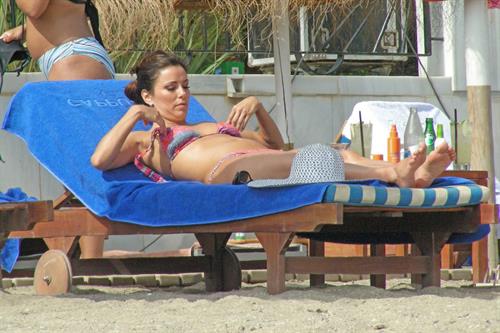 Eva Longoria Wearing a bikini on holiday in Marbella 04.08.13 