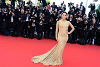 Eva Longoria in a Versace dress at the premiere of Le Passe in Cannes (17.05.2013) 