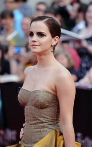Emma Watson - Harry Potter and the Deathly Hallows Premiere in New York City, July 11, 2011