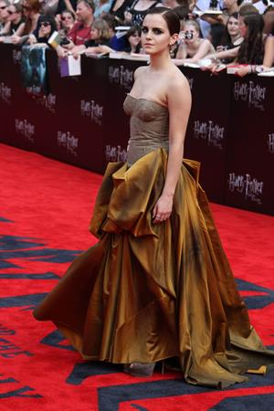 Emma Watson - Harry Potter and the Deathly Hallows Premiere in New York City, July 11, 2011
