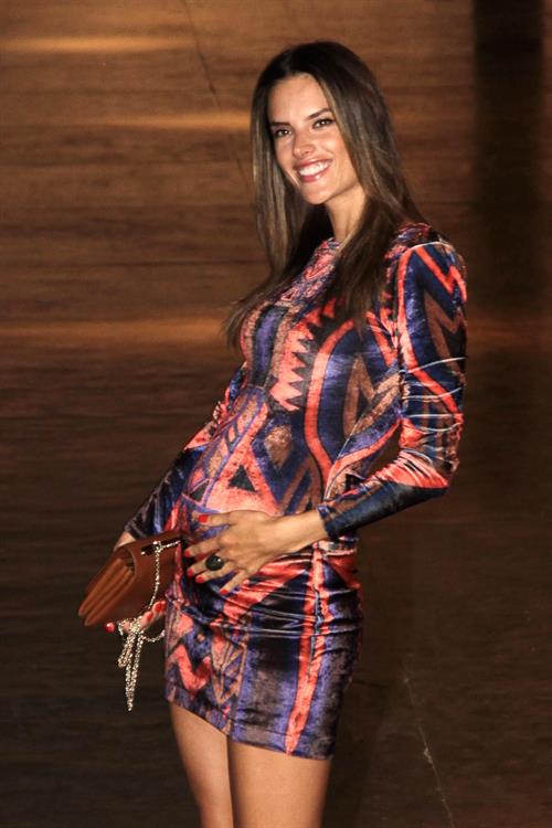 Alessandra Ambrosio fashion week arrival Sao Paulo 21.01.12 