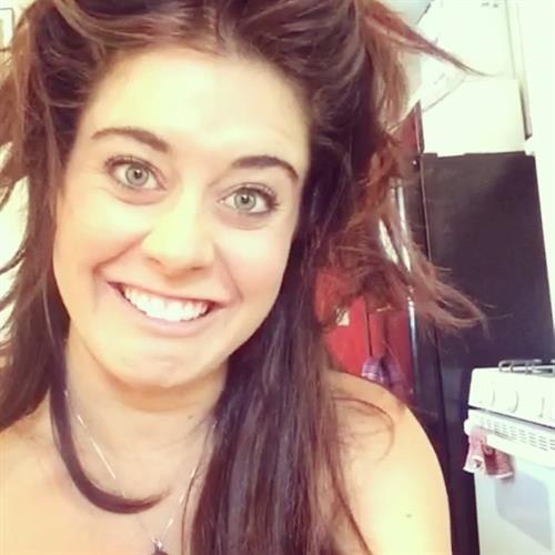 Manon Mathews taking a selfie