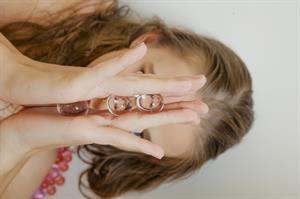 Taisiya Karpenko Nude Pictures Taisiya Karpenko (Milena D) plays in a bathtub full of small red balls