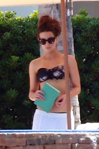 Kate Beckinsale wearing a bikini on vacation in Mexico August 21, 2013