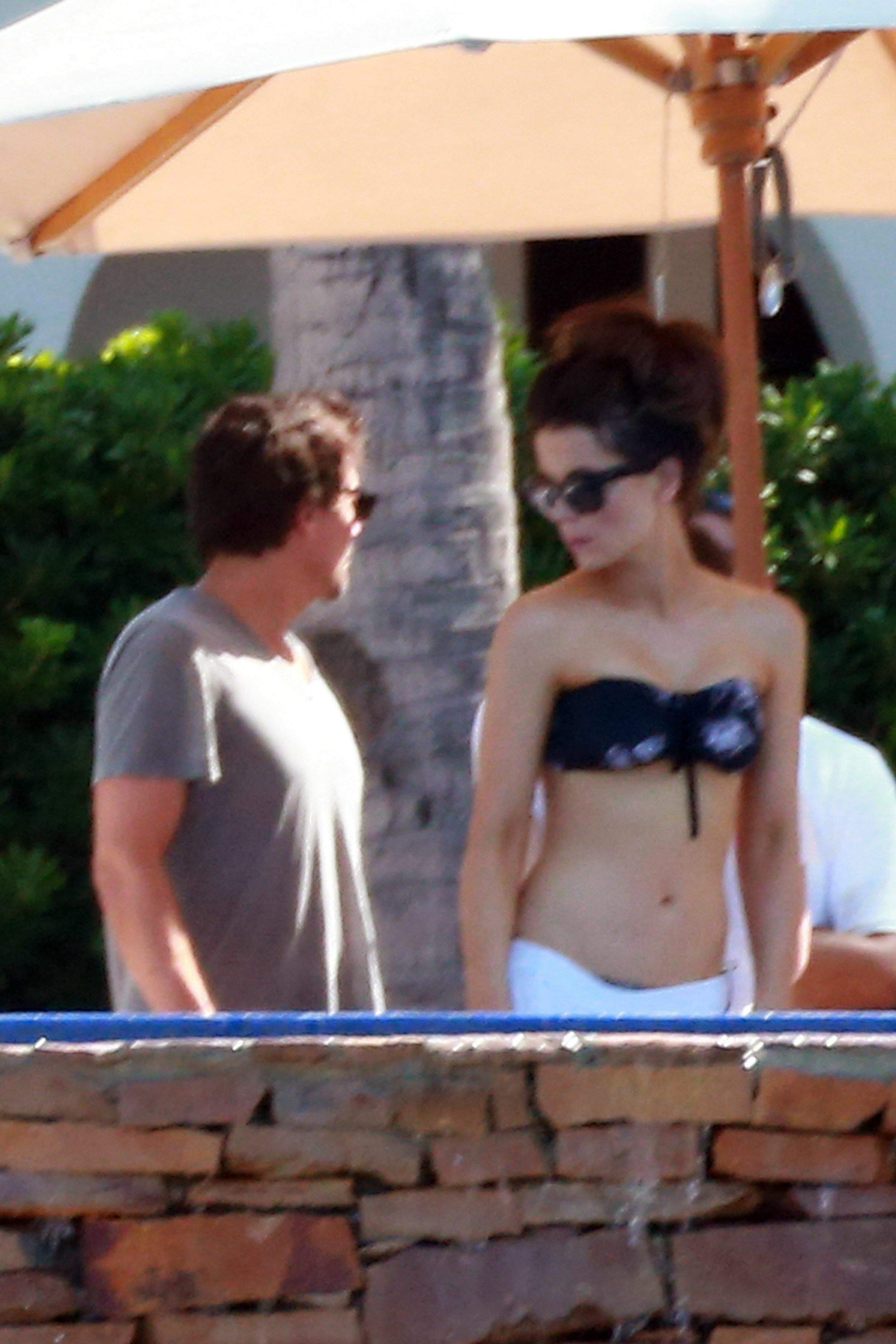Kate Beckinsale wearing a bikini on vacation in Mexico August 21, 2013