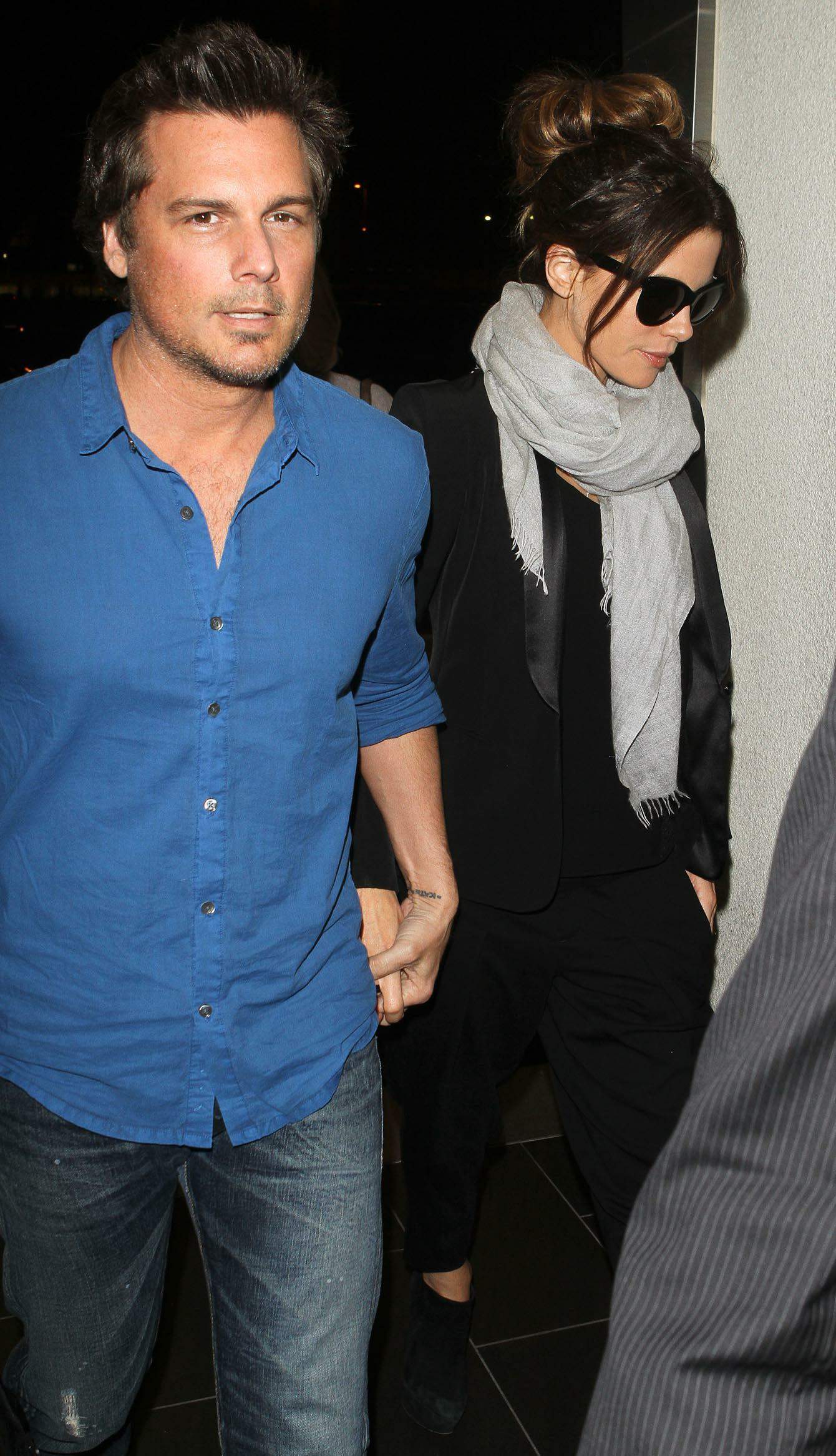 Kate Beckinsale Arrives at LA Airport to catch a flight to NYC May 4-2013