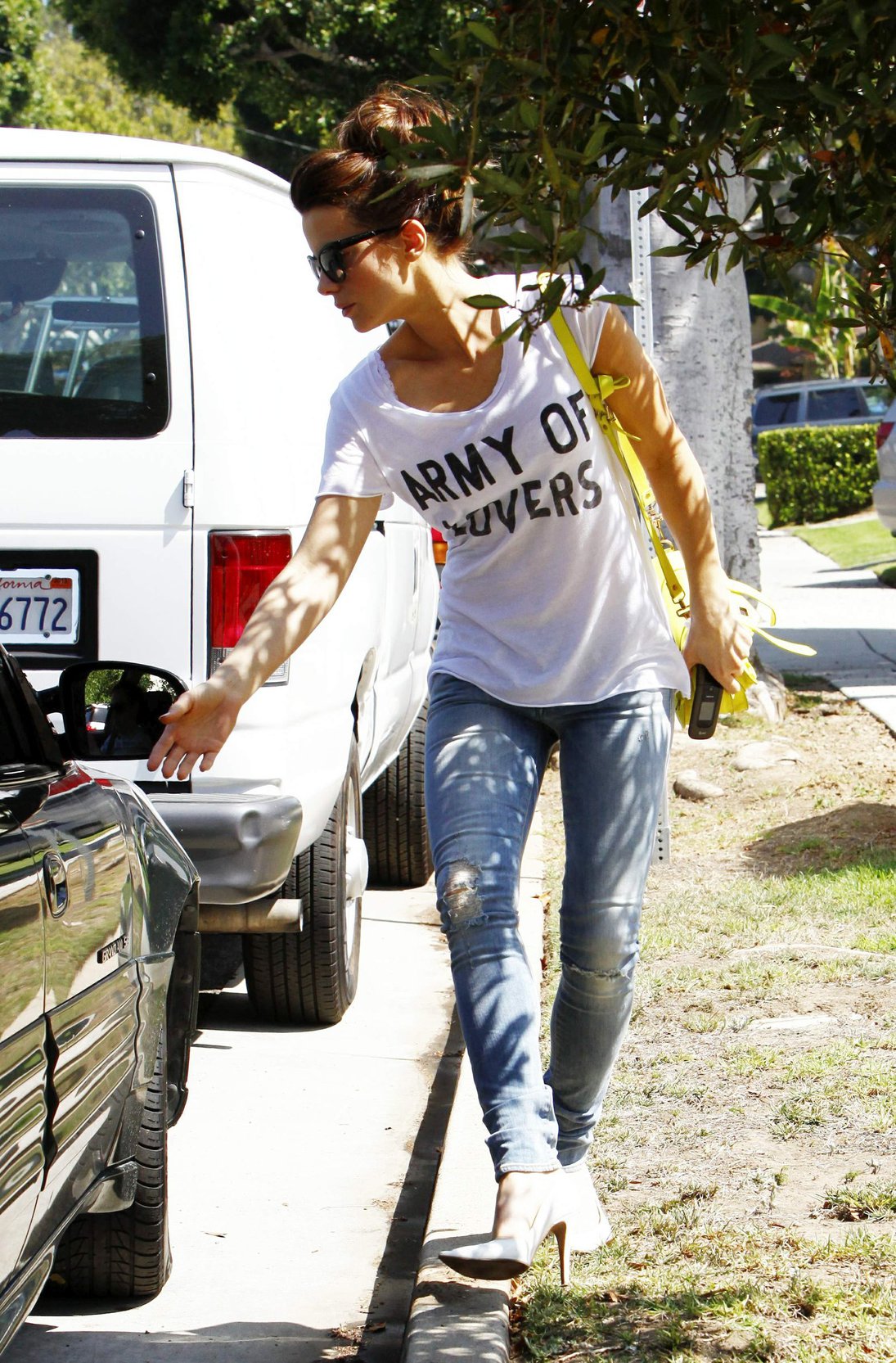 Kate Beckinsale Pictures Kate Beckinsale out and about - August 15, 2013