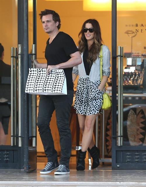 Kate Beckinsale - out in Beverly Hills September 7-2013  