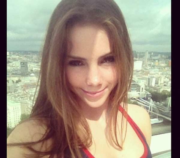 McKayla Maroney taking a selfie