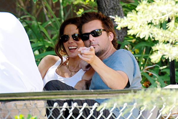 Kate Beckinsale - limo trip to a private tour at the LA Zoo July 26-2012