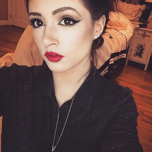 Chrissy Costanza taking a selfie