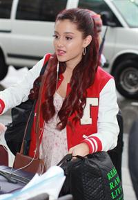 Ariana Grande catching flight back to LA in Vancouver 11/3/12