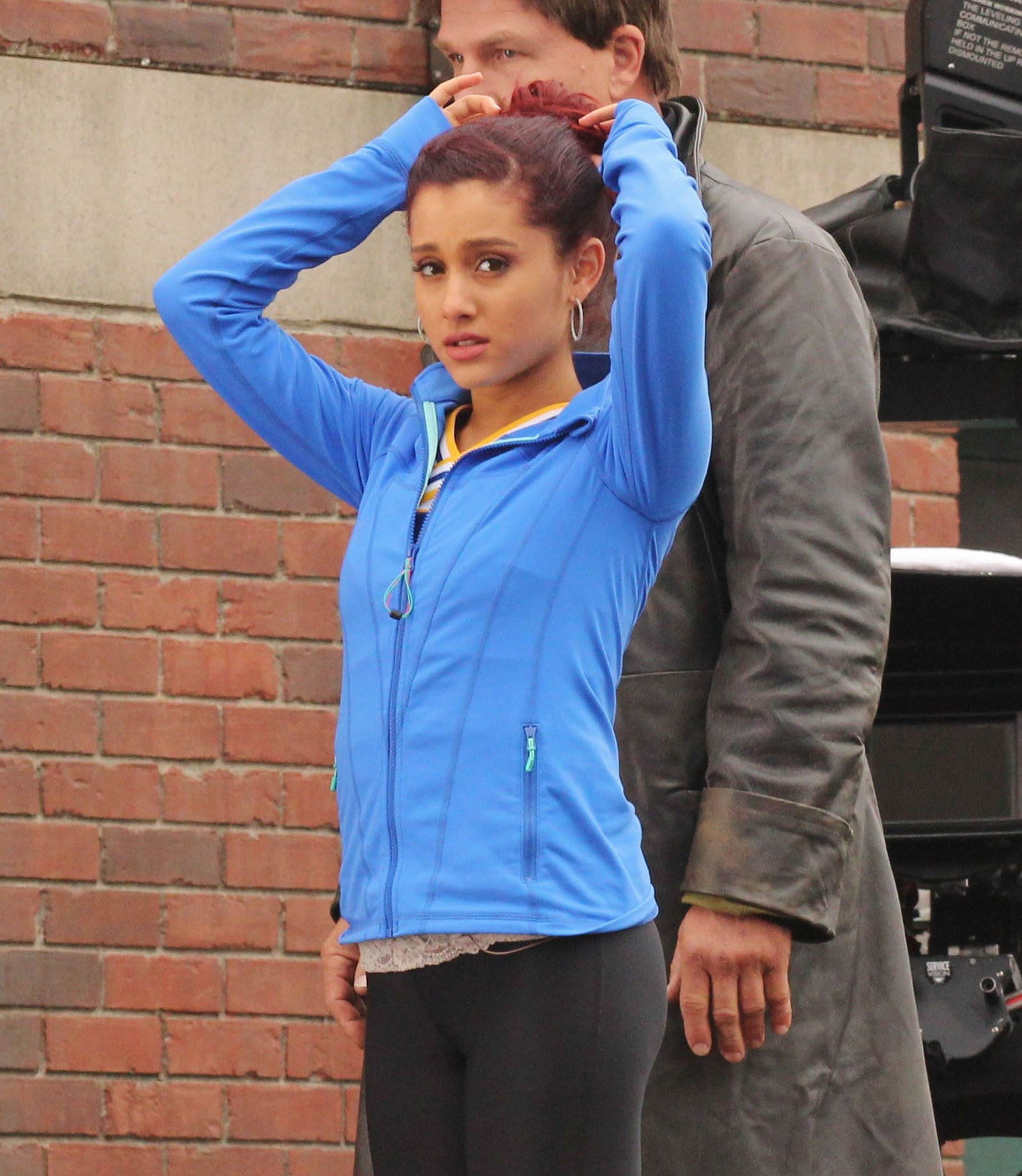 Ariana Grande Pictures Ariana Grande In Tights On Set Of Swindle In Vancouver 101 8301