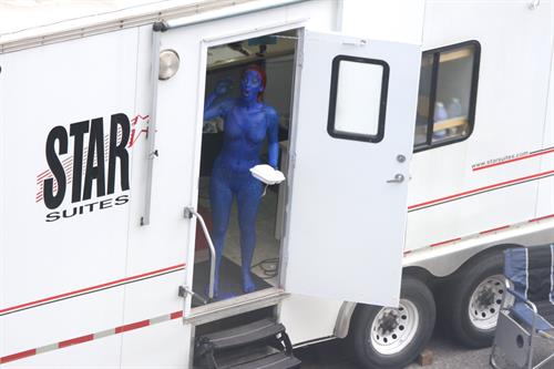 Jennifer Lawrence s On the Set of X-Men: Days of Future Past - Montreal, Canada (May 31, 2013) 