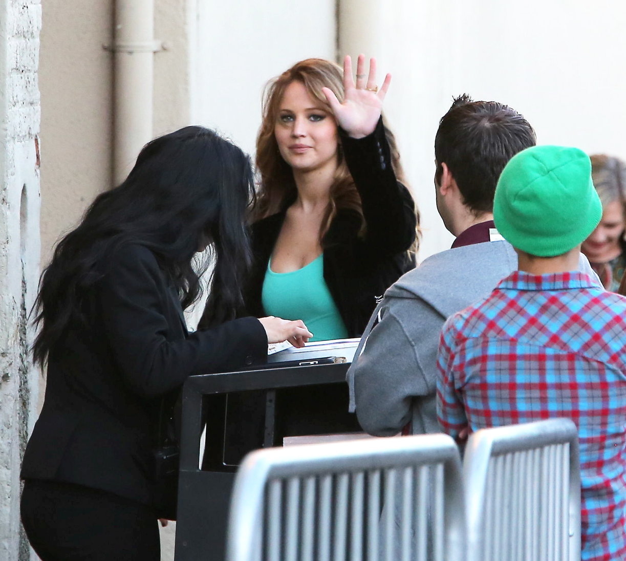 Jennifer Lawrence Arriving at the Jimmy Kimmel Live (January 31, 2013) 