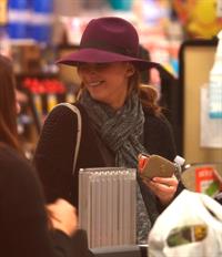 Jennifer Lawrence - Shops in Santa Monica (29.01.2013)