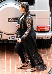 Kim Kardashian Goes house hunting with Kanye West in Bel Air (May 10, 2013) 