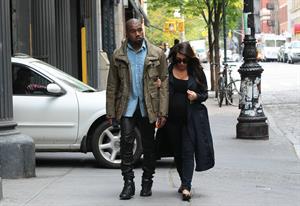 Kim Kardashian Takes an early morning stroll with Kanye West in SoHo (May 6, 2013) 