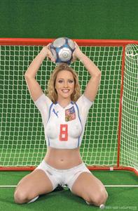 Tereza Fox in body paint - breasts