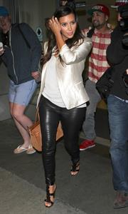 Kim Kardashian Departs LA Airport in Los Angeles (November 20, 2012) 