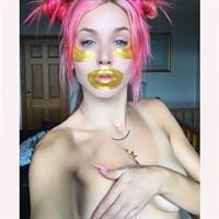 Imogen Anthony taking a selfie