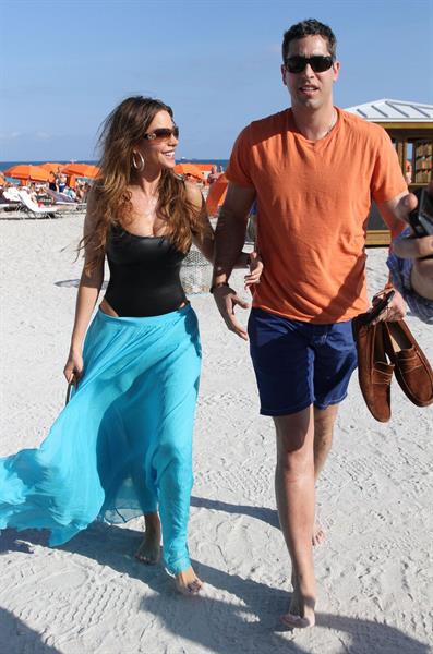 Sofia Vergara - beach candids in Miami 1/2/13  