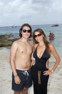 Sofia Vergara the beach in Mexico 09-07-2012