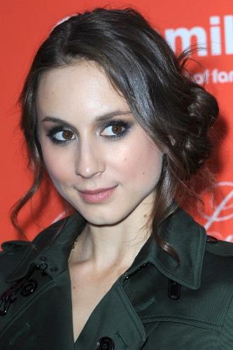 Troian Bellisario