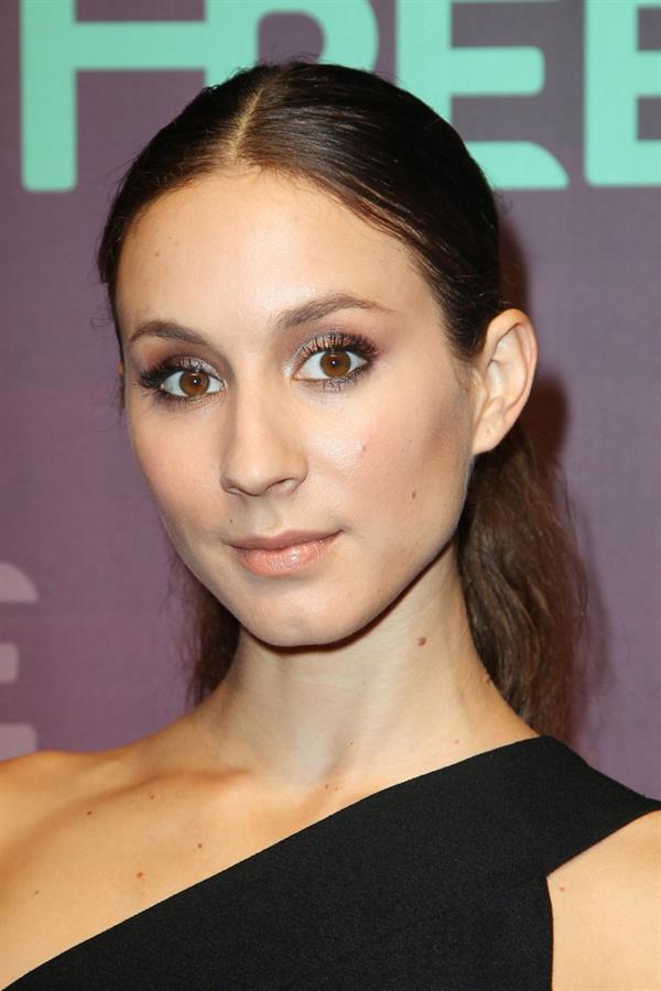 Troian Bellisario