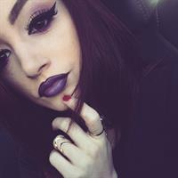 Chrissy Costanza taking a selfie