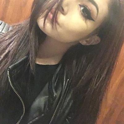 Chrissy Costanza taking a selfie