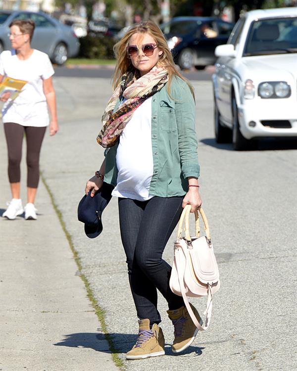 Kristen Bell - Running errands in Los Angeles on February 27, 2013