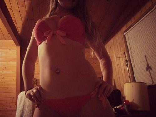 Aurielee Summers in a bikini